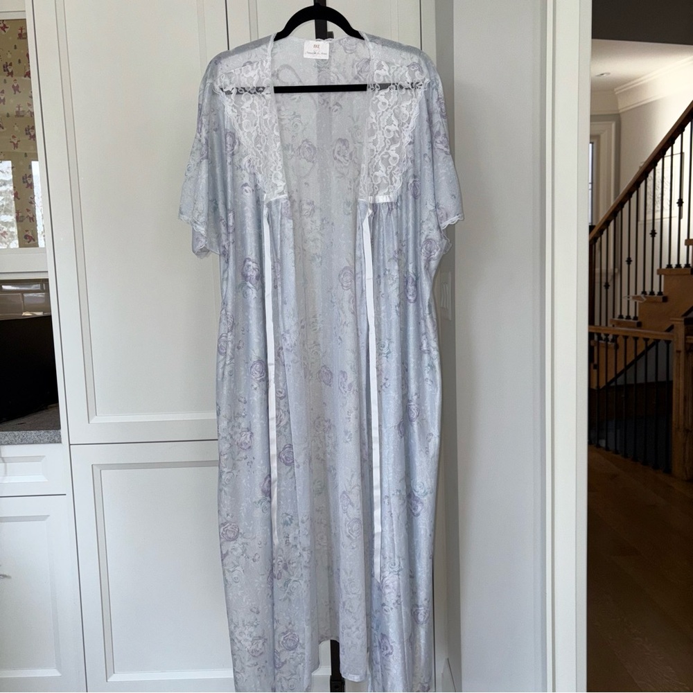 Vintage Sheer Floral Robe Made in Canada One Size Bridal Getting Ready Duster